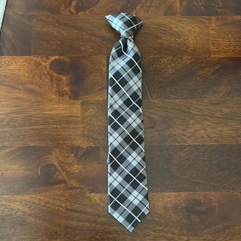 Classic Black and Gray Plaid Tie